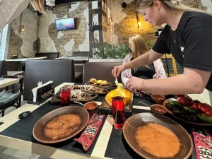 Оазис Кавказа на Осокорках: Почему «Кавказский Дом» — это эталон правильного шашлыка в Киеве